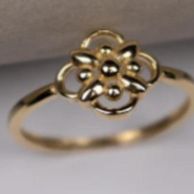 14k Gold Flower Ring