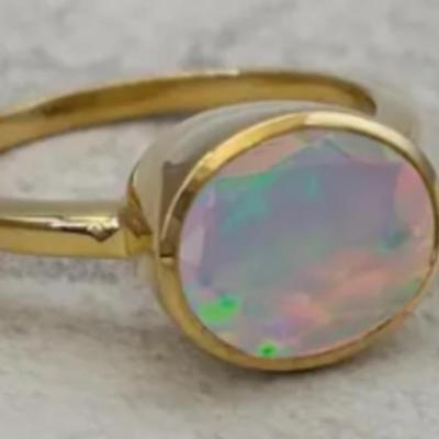 Stunning Faceted Opal Ring 925 Yellow Gold