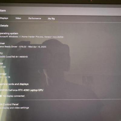 Razer Blade 16 OLED - Intel i9-14900HX - RTX 4090 - 32 GB RAM - 2 TB SSD - Black
