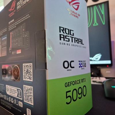 New ASUS ROG ASTRAL Nvidia Geforce RTX 5090 32GB OC GAMING-