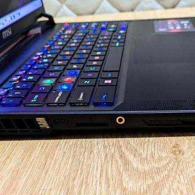 MSI Raider GE68 HX 14VIG 16inch Core i9 RTX 4090 6TB SSD Gaming Laptop