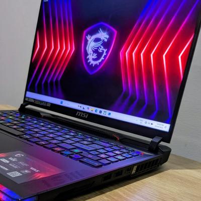 MSI Raider GE68 HX 14VIG 16inch Core i9 RTX 4090 6TB SSD Gaming Laptop