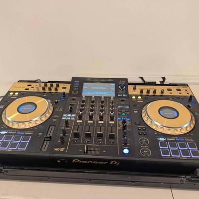 Pioneer DJ XDJ-XZ Digital DJ System