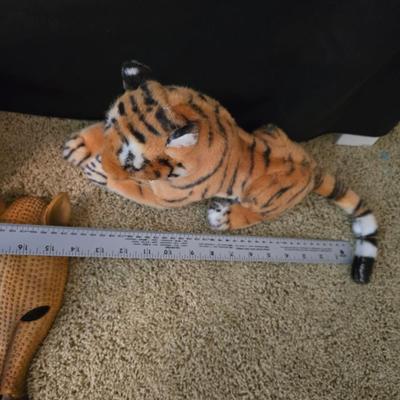 It's a Jungle out there! Safari Animal Plush Lot + Carved Mask