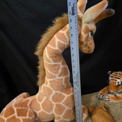 It's a Jungle out there! Safari Animal Plush Lot + Carved Mask
