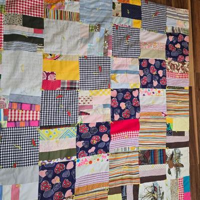 Wooden Quilt Rack with Handmade Patchwork Quilt & Standing Mirror
