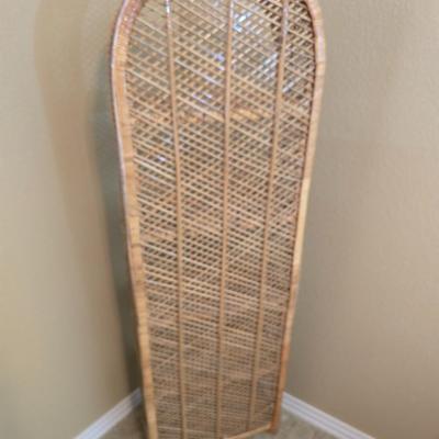 Tall Vintage Wicker Etagere – 5-Tier Shelf Unit
