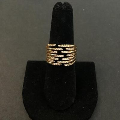 Beautiful gold toned cocktail ring