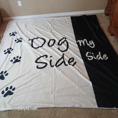 “Dog Side / My Side” Queen-Size Novelty Encasement Sheet – Paw Print Design