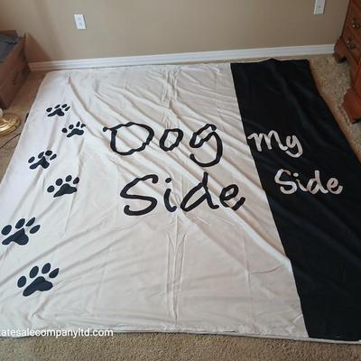 “Dog Side / My Side” Queen-Size Novelty Encasement Sheet – Paw Print Design