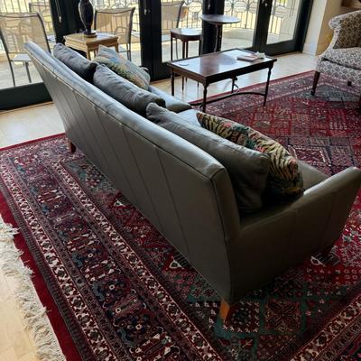 Freestyle Collection Couch With Throw Pillows (LR-BM)