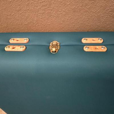 StrongLite Portable Massage Table – Folding with Face Cradle & Carry Bag