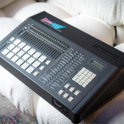 Linn 9000 Integrated Digital Drum Machine (Forat)