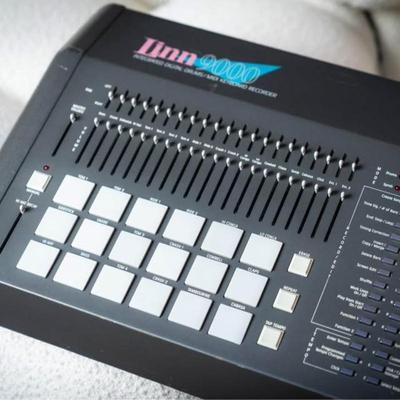 Linn 9000 Integrated Digital Drum Machine (Forat)