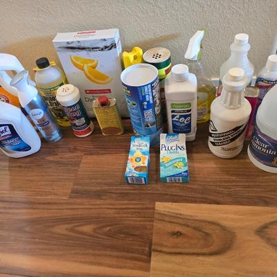 Large Lot of Household Cleaners & Air Fresheners – Mixed Brands