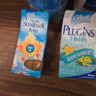 Large Lot of Household Cleaners & Air Fresheners – Mixed Brands