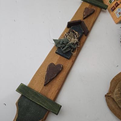 Primitive Country Decor Lot – Rustic Wood bird house themed Accents