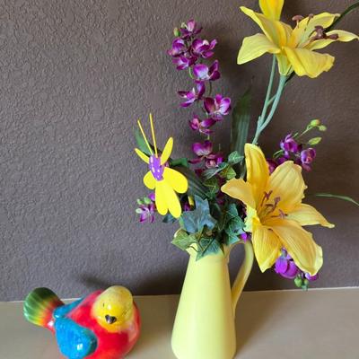Bright Spring Décor Lot – Pitcher Vase with Florals & Ceramic Bird