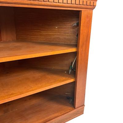 Sale Photo Thumbnail #74: Measurements:
37" width, 21.75" depth, 31.5" height
Comes with two shelves, plastic window face not glass.