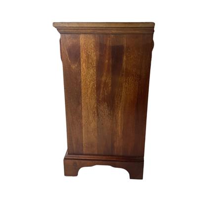 Sale Photo Thumbnail #79: Measurements:
32" width, 17" depth, 32" height
Comes with four drawers