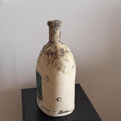 Abstract Ceramic Sculpture w/ Stand (D-DZ)