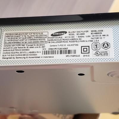 Samsung Blue Ray Player and DVDs (D-EL)