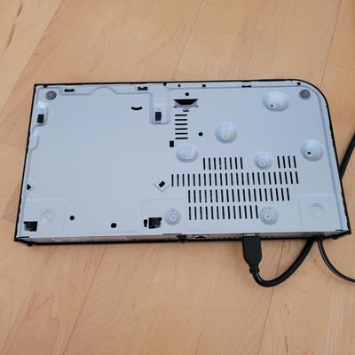Samsung Blue Ray Player and DVDs (D-EL)