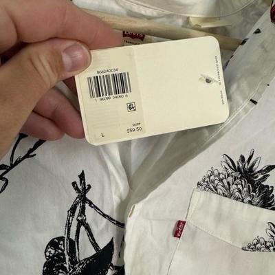 Levi's Large Standard Fit Floral Button Down Shirt