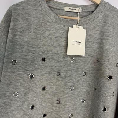Large Grey Sweater with Daisy Flowers