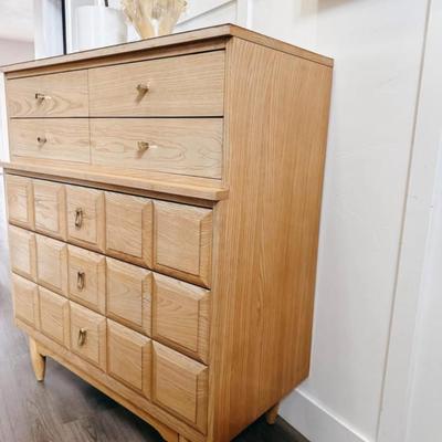 Vintage Mid Century 6-Drawer Highboy Dresser w/Square Puffed Facade, Original Hardware & Tapered Legs by LA Period Furniture