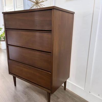 Vintage Mid Century 4-Drawer Walnut Highboy Dresser w/Tapered Legs