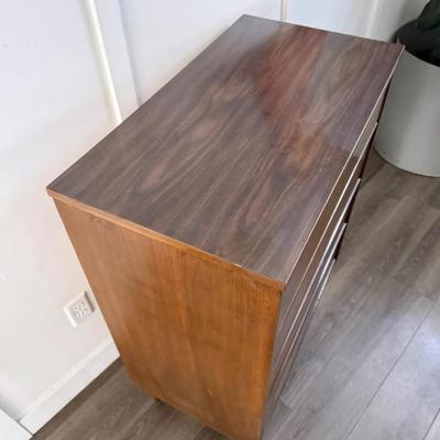 Vintage Mid Century 4-Drawer Walnut Highboy Dresser w/Tapered Legs