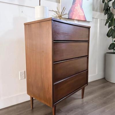Vintage Mid Century 4-Drawer Walnut Highboy Dresser w/Tapered Legs