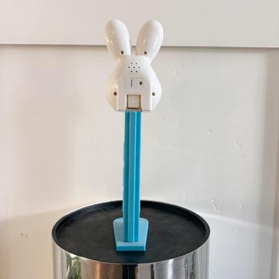 Vintage 1998 Bunny Rabbit Pez Dispenser