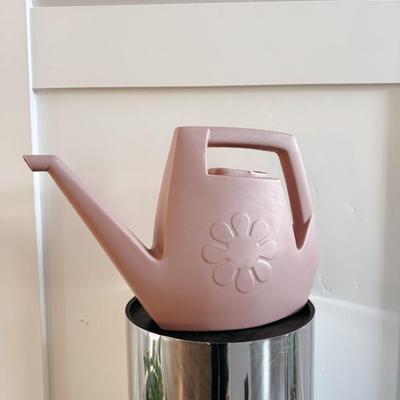 Vintage Retro Mauve Pink Daisy Flower Plastic Watering Can