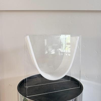 Vintage Space Age Clear Acrylic Flower Vase w/White Acrylic Curved Base