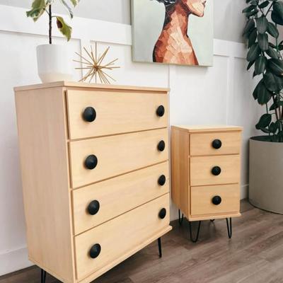 Vintage Mid Century 1950’s 4-Drawer High Boy Dresser & 3-Drawer Nightstand w/Black Round Conical Hardware & Hairpin Legs