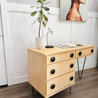 Vintage Mid Century 1950’s 4-Drawer Writing Desk w/Black Round Conical Hardware & Hairpin Legs