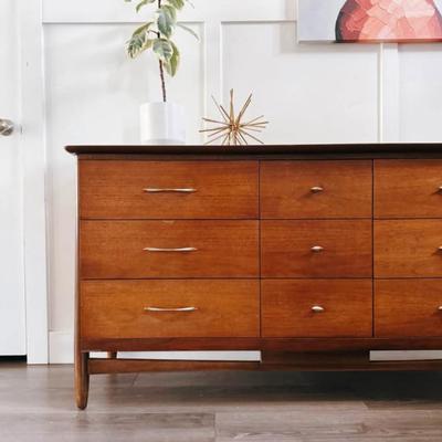 Vintage Mid Century 9-Drawer Walnut Dresser Credenza w/Sculptural Tapered Legs by LA Period Furniture