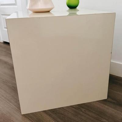 SARATOGA SPRINGS PICK UP - Vintage Mid Century Ivory Laminate Cube Conversation Table, Coffee Table or Side/End Table