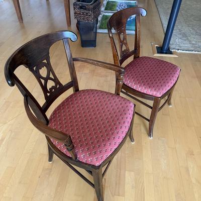 Antique-Style Dining Chairs (D-BM)