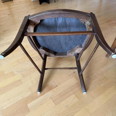 Antique-Style Dining Chairs (D-BM)