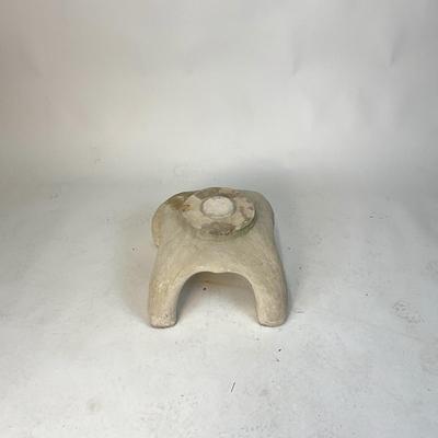 Sale Photo Thumbnail #179: Measurements:
16" Height, 22" Diameter bird bath top