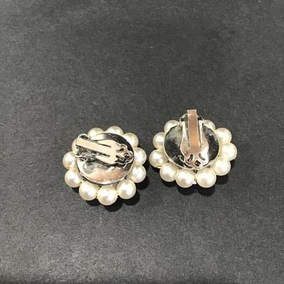 Beautiful Vintage crystal clip on earrings