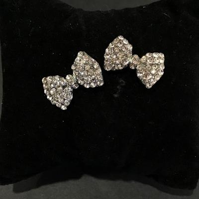 Beautiful, vintage, rhinestone bow studded earrings