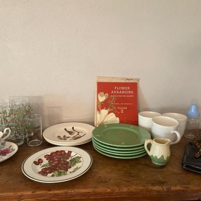 Vintage kitchen plates & cups