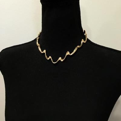 Beautiful Vintage Goldtone, necklace, choker