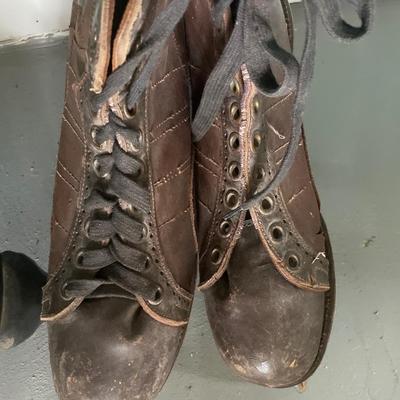 Vintage Brown men’s ice skates