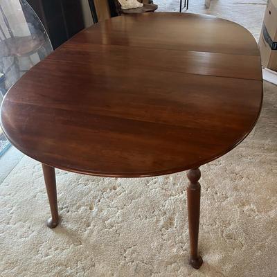 Pennsylvania House Dining Table with 2 leafs Can be 54, 64, or 74 inches long!