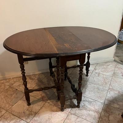 Oval Drop Leaf Dining Table